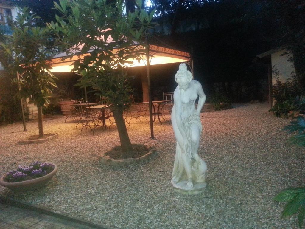 Little Garden Donatello Apartman Firenze Kültér fotó